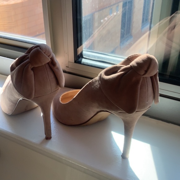 Nude Vince Camuto Pumps EUC - Picture 8 of 8